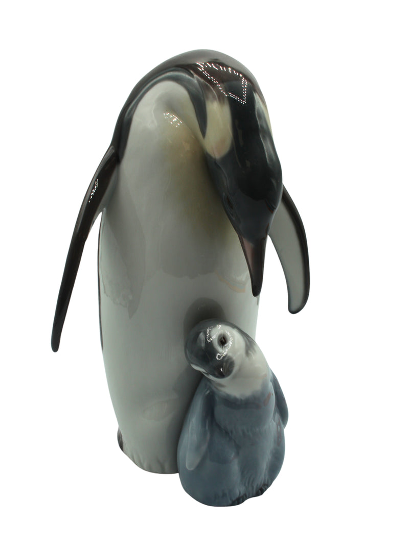 Lladró Figurine: 8414 Penguin Love