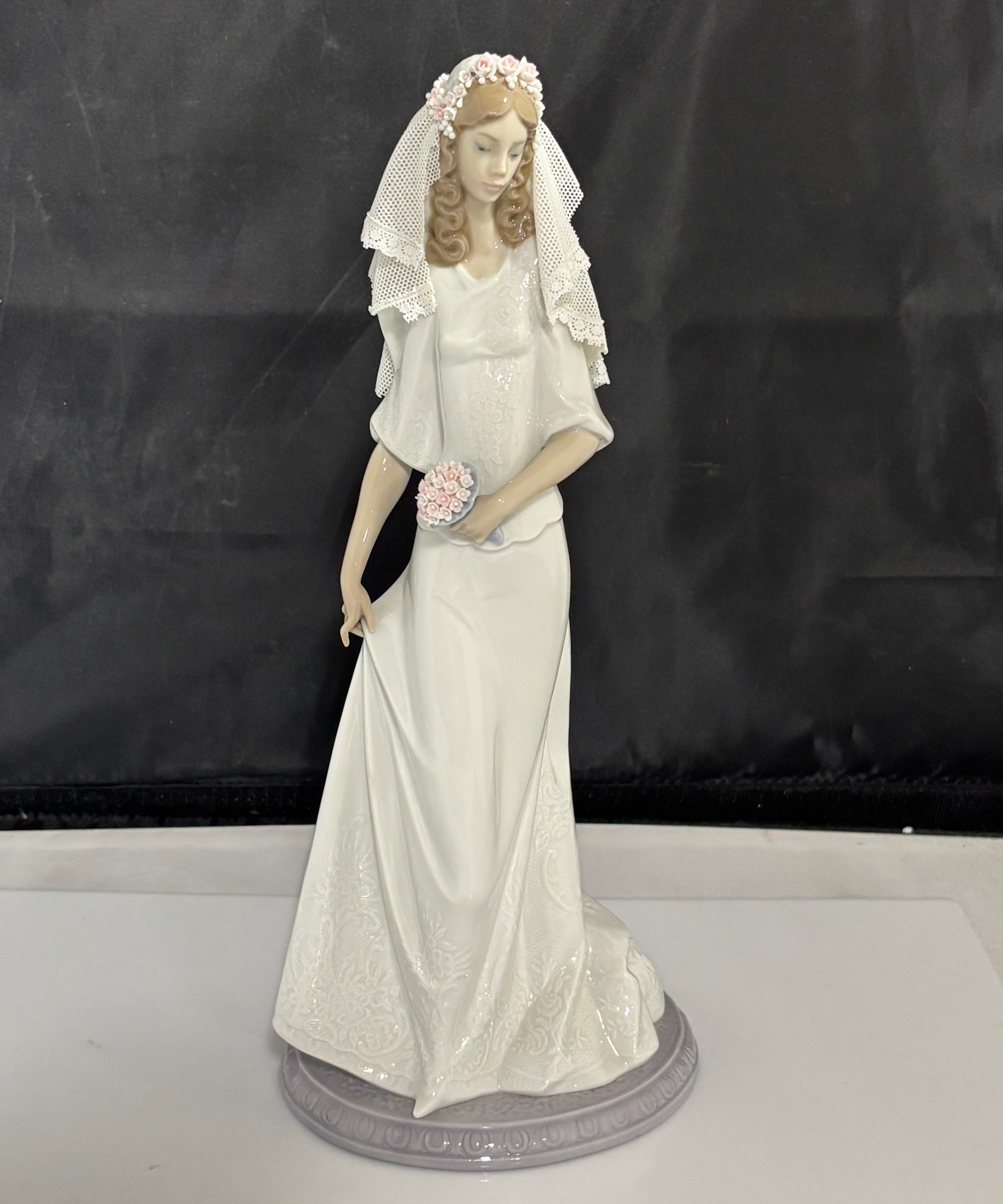 Lladro - Rare Bridal Portrait #5742, Please read