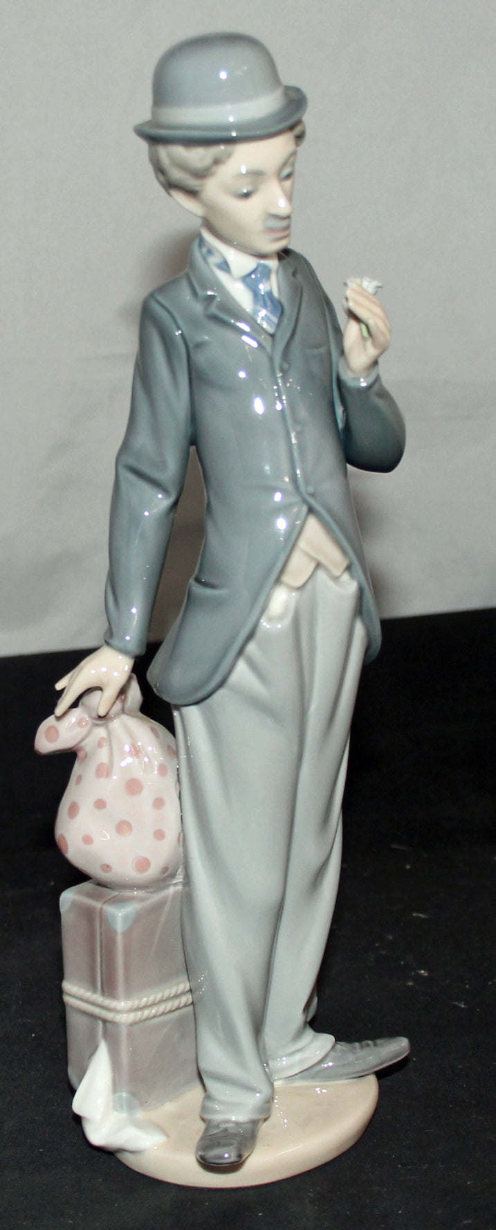 Lladro Figurine: 5233 Charlie The Tramp - As Is