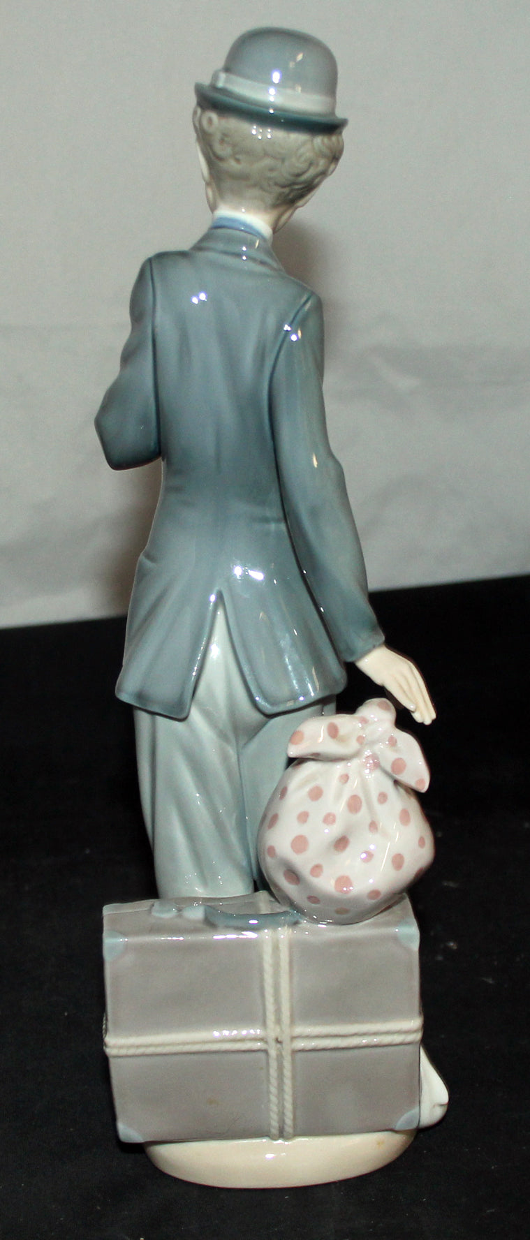 Lladro Figurine: 5233 Charlie The Tramp - As Is