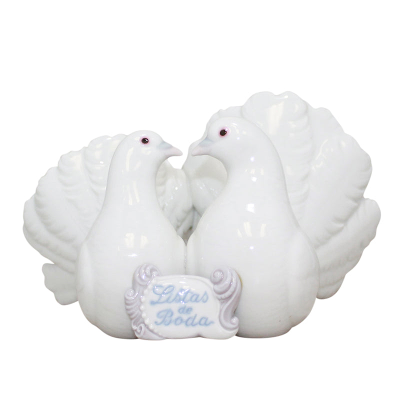 Lladró Figurine: 1170 Kissing Doves