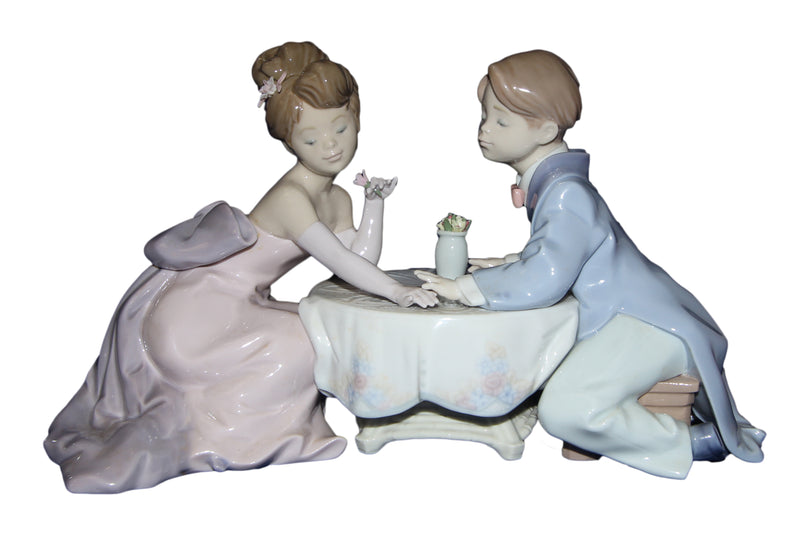 Lladró Figurine: 6630 A Little Romance