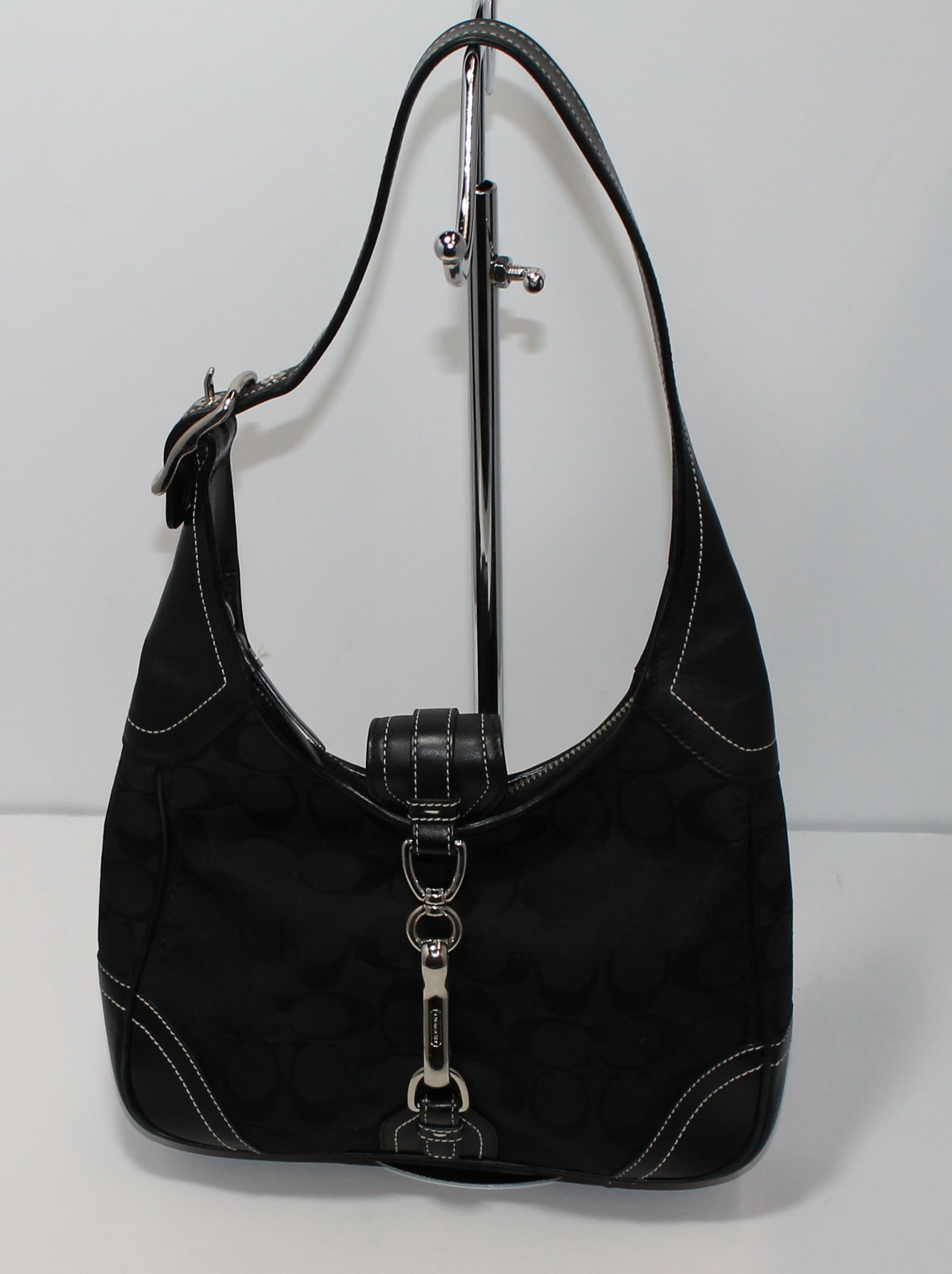 バッグ 2105 Coach Hobo Signature Shoulderbag BK COACH SIGNATURE STITCHED BLACK PATENT LEATHER HOBO BAG STYLE
