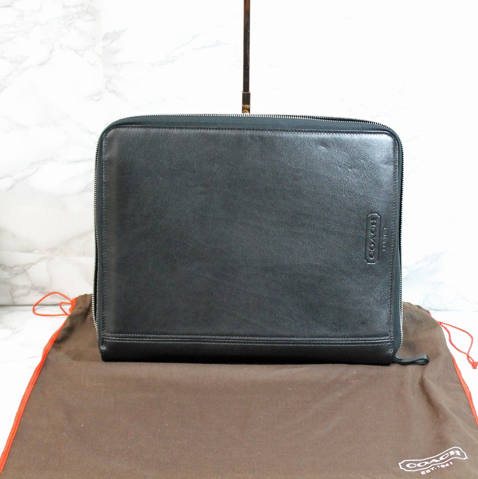 Leather best sale portfolio coach