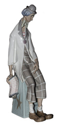 Lladró Figurine: 1027 Clown with Concertina