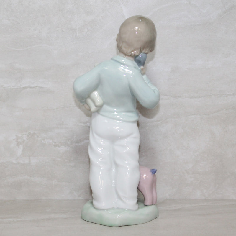 Lladró Figurine: Nao 1044 Boy on Phone with Pupets