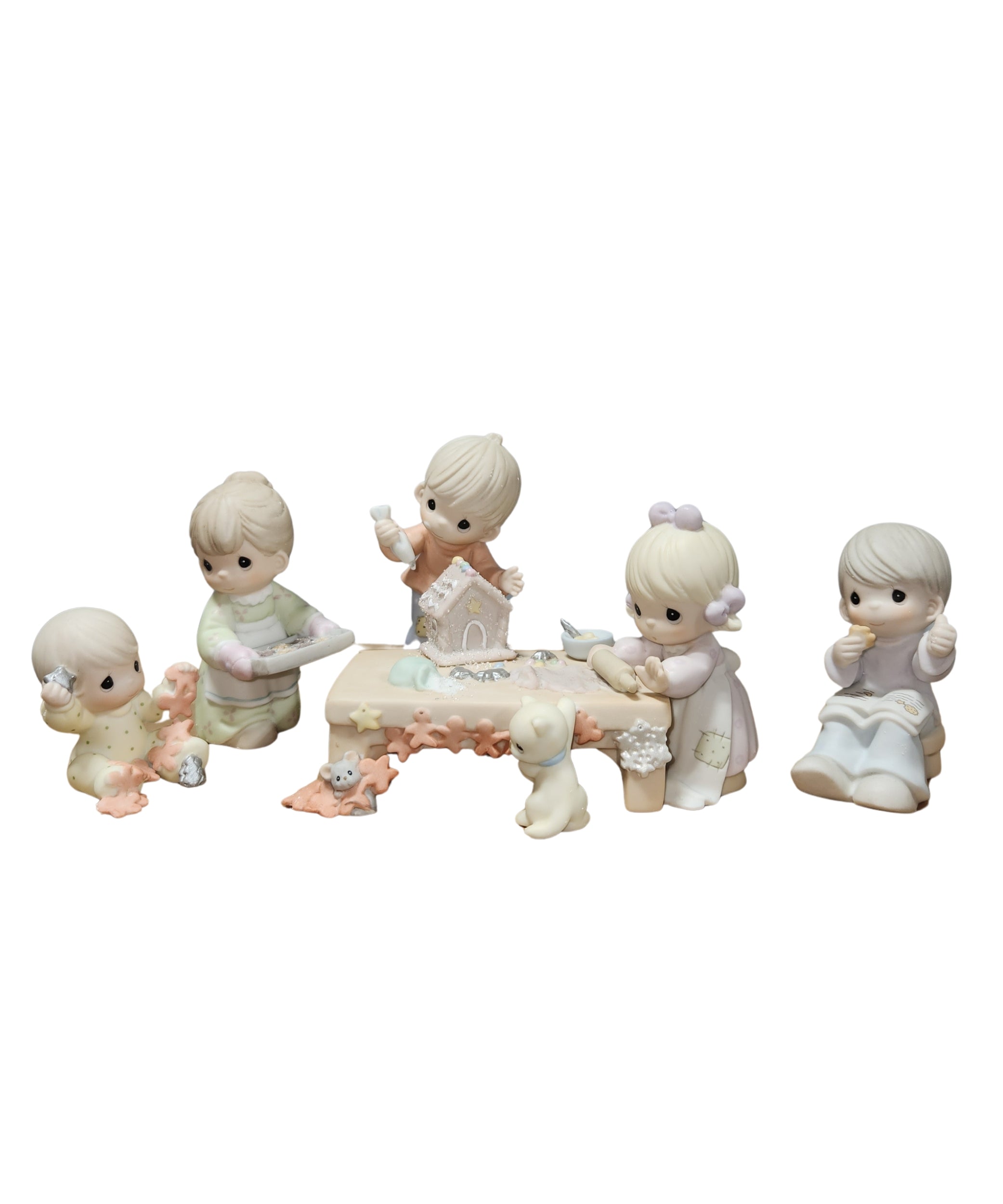 Precious Moments Figurine 111898, Simple Pleasures Make Holiday Treasures, Limited