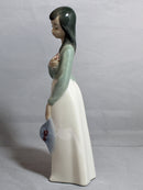 Lladró Figurine: Nao 1119 Becky