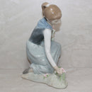 Lladró Figurine: 1172 Girl with Flowers