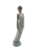 Nao by Lladró Figurine: 1205 Elegance