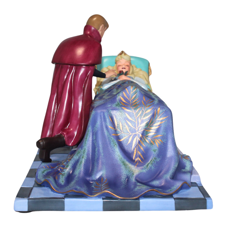 WDCC Princess Aurora & Prince Phillip - Love's First Kiss | 1217923 | Sleeping Beauty | AS IS