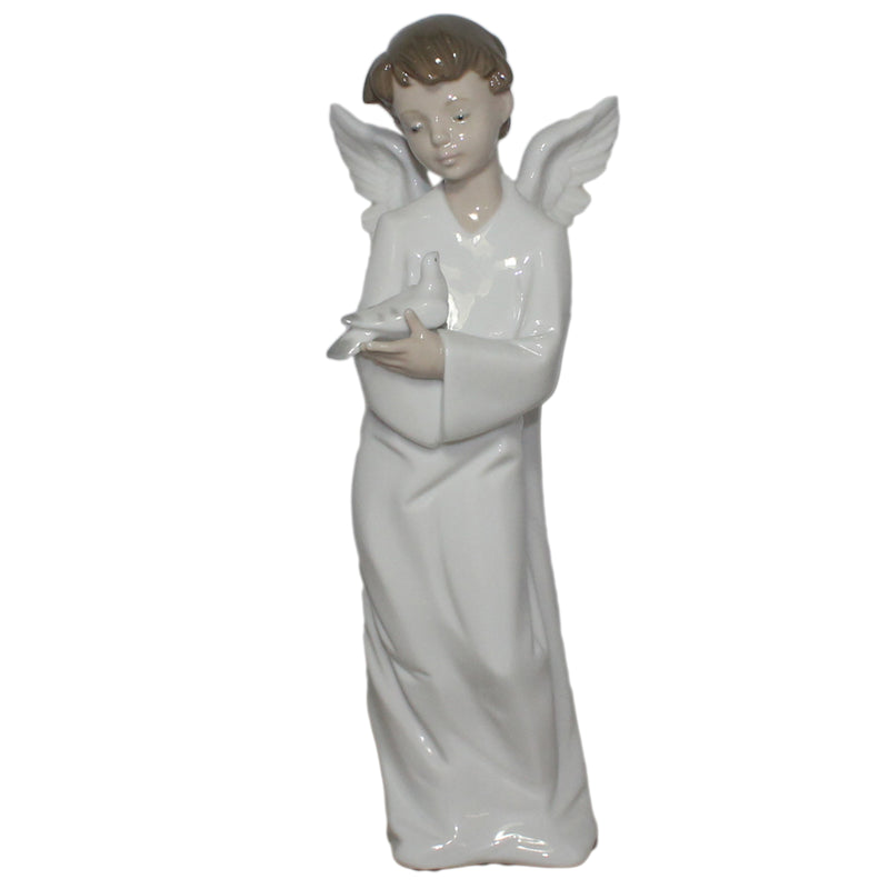 Nao by Lladró Figurine: 1261 Protecting Angel