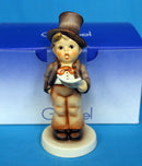 Hummel Figurine: Street Singer - 131