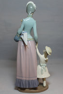 Lladró Figurine: 1353 Lady with Girl