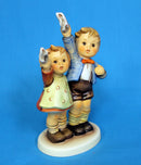 Hummel Figurine: Auf Wiedersehen - 153/0