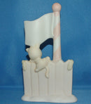 Precious Moments: 184136 Sugar Town - Flag Pole