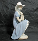 Lladró Figurine: Nao 229 Girl with Straw Hat