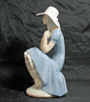 Lladró Figurine: Nao 229 Girl with Straw Hat