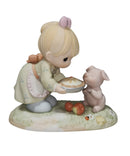 Precious Moments Figurine 307017, You're Just as Sweet as Pie