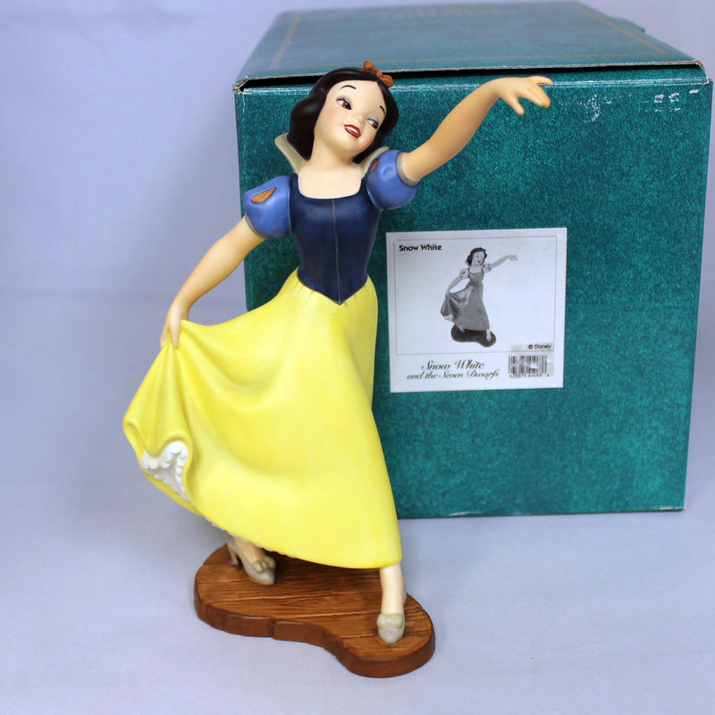 WDCC Snow White - The Fairest One of All | 1028550 | Disney