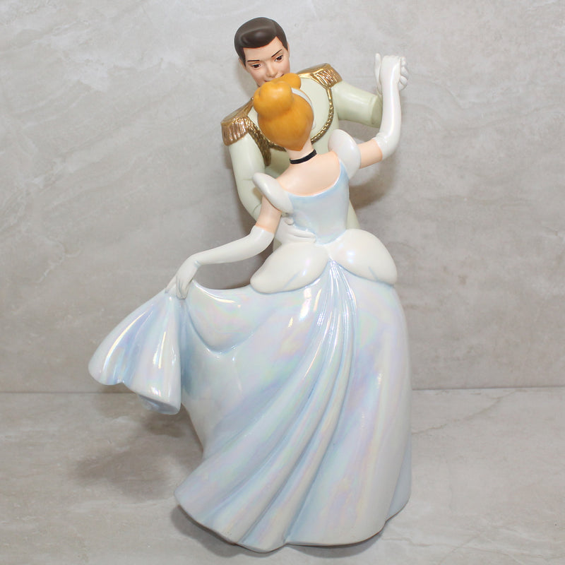 WDCC Cinderella and Prince Charming - So This is Love | 1028568 | Disney