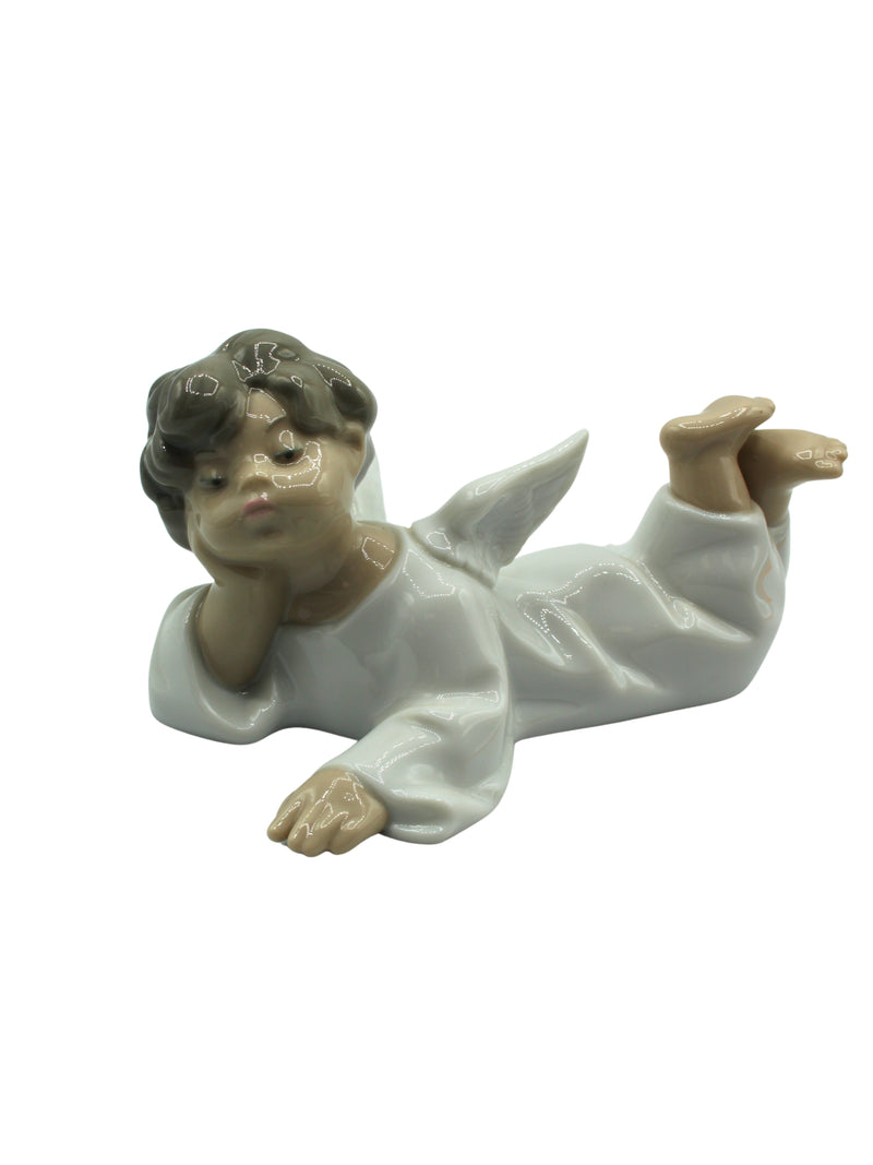 Lladró Figurine: 4541 Angel Reclining