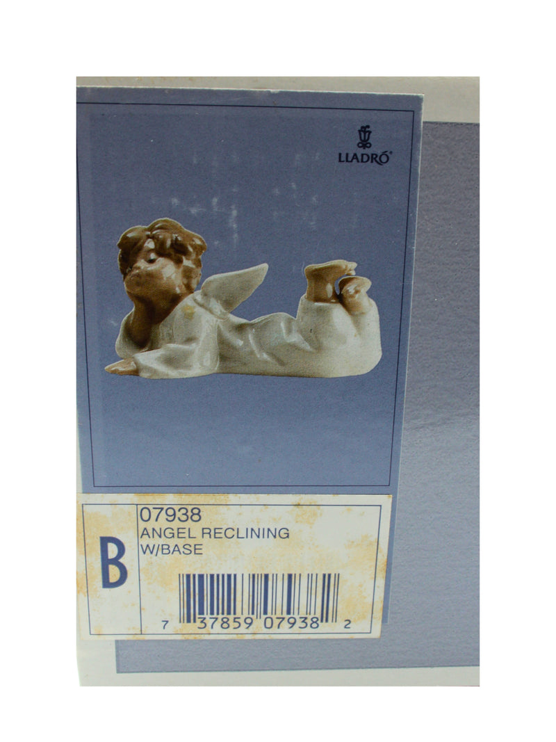 Lladró Figurine: 4541 Angel Reclining