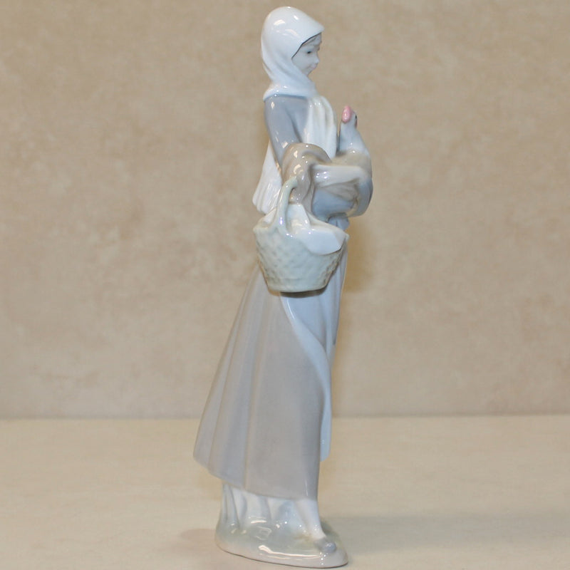 Lladró Figurine: 4591 Girl with Cockerel