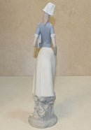 Lladró Figurine: 4603 Nurse Standing