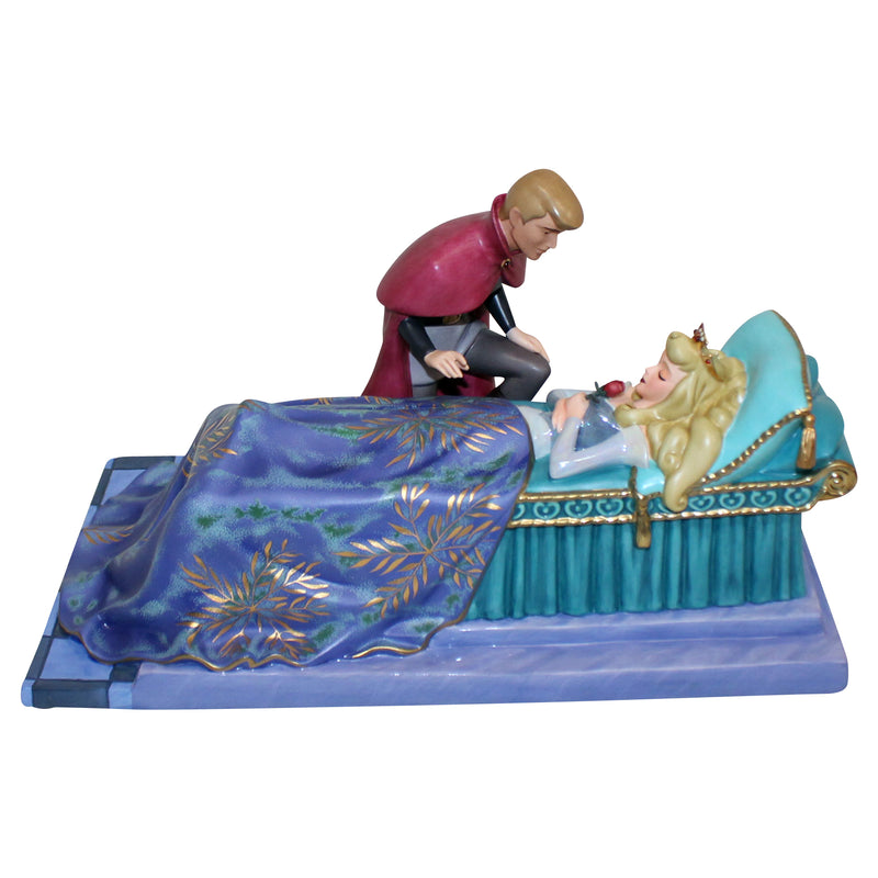 WDCC Princess Aurora & Prince Phillip - Love's First Kiss | 1217923 | Sleeping Beauty | AS IS