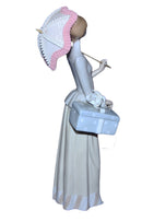 Lladró Figurine: 4700 DressMaker