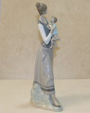 Lladró Figurine: 4701 Mother and Child