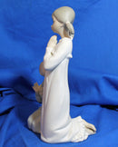 Lladró Figurine: 4779m Teaching to Pray Matte