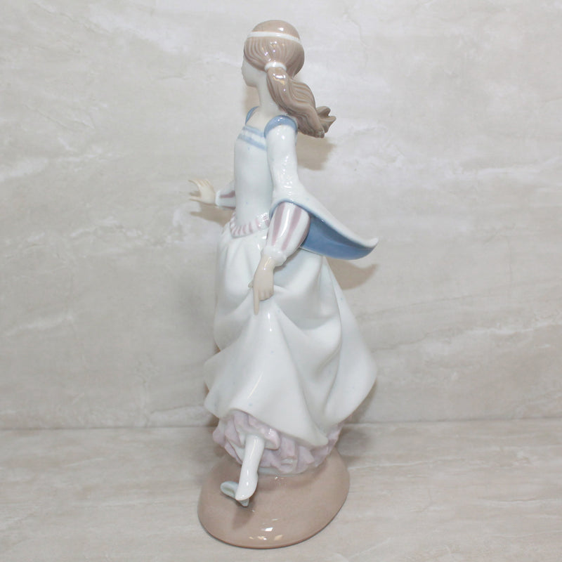 Lladró Figurine: 4828 Cinderella