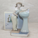 Lladró Figurine: 4838 Clean up Time