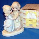 Precious Moments: 488240 A Very Special Bond