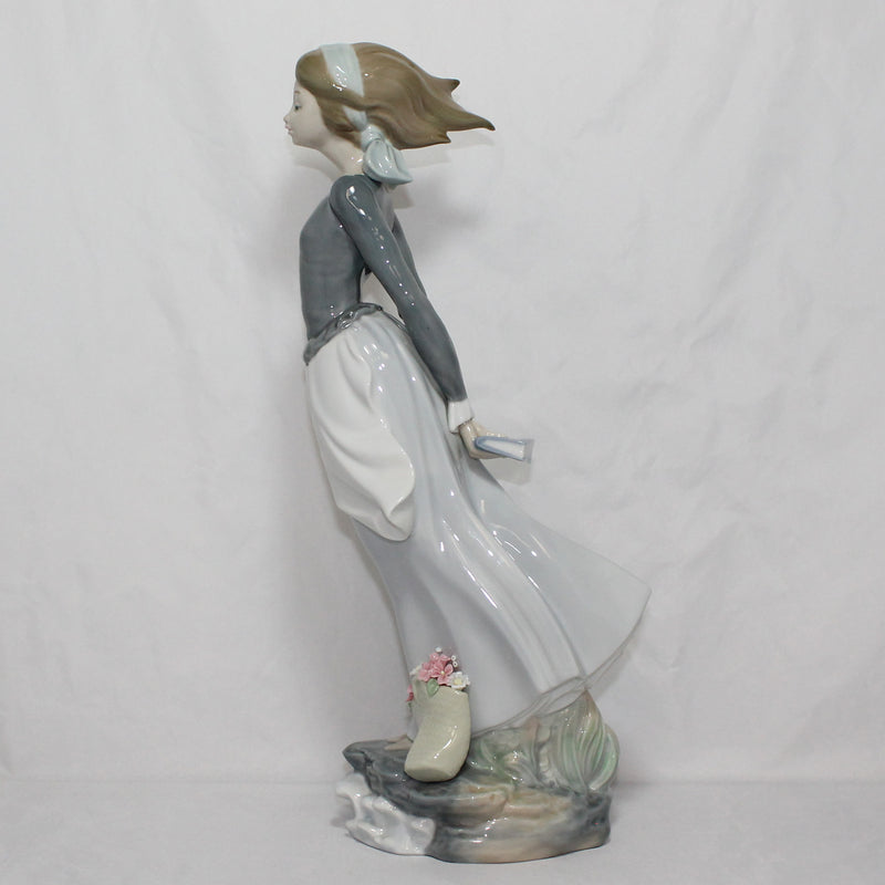 Lladró Figurine: 4922 Sea Breeze Wind Blown Girl