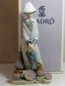 Lladró Figurine: 5081 Ceramic Seller Woman