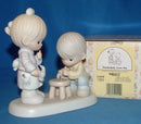 Precious Moments: 521698 Thumb-Body Loves You
