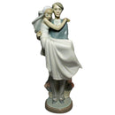 Lladró Figurine: 5282 Over the Threshhold