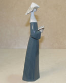 Lladró Figurine: 5500 Prayful Moment Blue