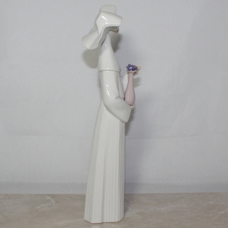 工芸品 LLADRO Lladró Figurine: 5550.3 Serene Moment