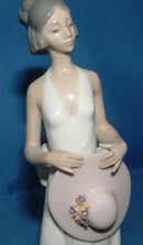 Lladró Figurine: 5597 Summer Soiree