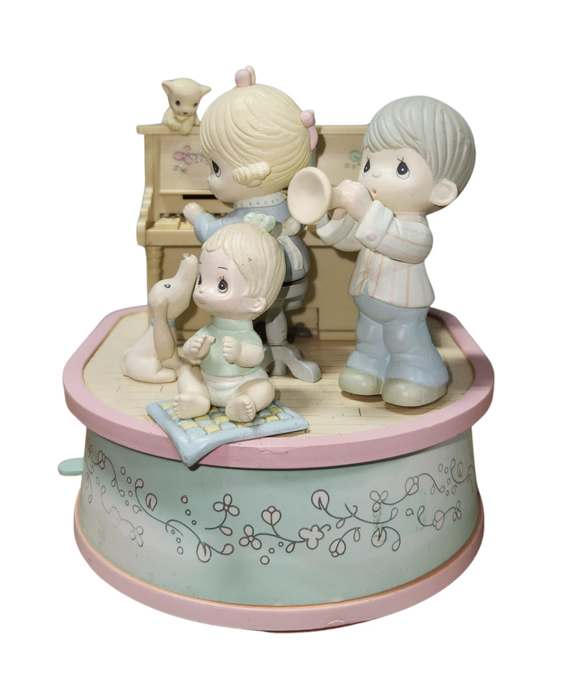 Precious Moments 568821, Rejoice in the Lord, Action Musical