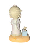 Precious Moments Figurine 575518, May Your Christmas be Delightful (Girl)