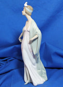Lladró Figurine: 5787 Sophisticate