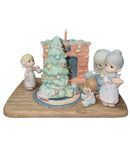 Precious Moments Figurine 613118, X'mas Fireplace and Floor Setting