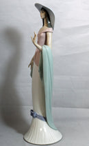 Lladró Figurine: 6210 Gentle Surprise