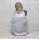 Lladró Figurine: 6226 Snuggle Up