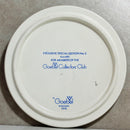 Hummel Figurine: Smiling Through -  Collectors Club Plaque - 690